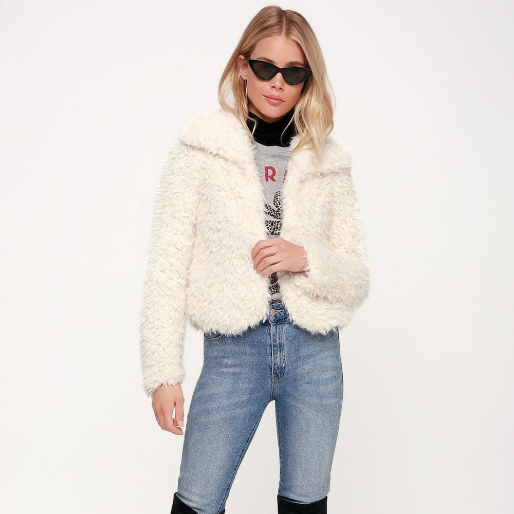 Lulu's Billabong Fur Keeps Ivory Faux Fur Cropped Jacket in Ivory - Size S